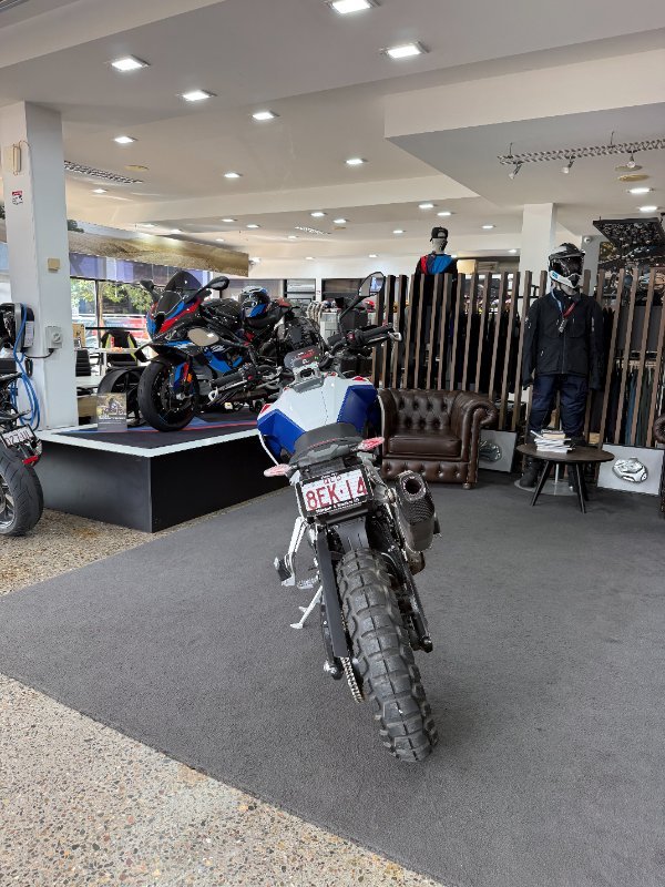 2026 BMW Motorrad F 900 GS ENDURO LT WHT/RACING BLU MET/RACE RED
