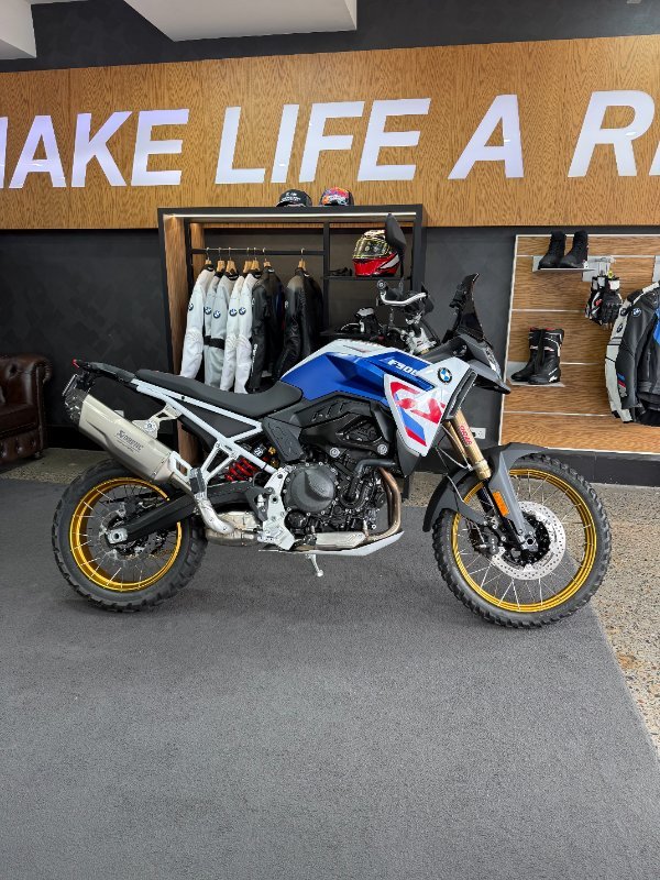 2026 BMW Motorrad F 900 GS ENDURO LT WHT/RACING BLU MET/RACE RED