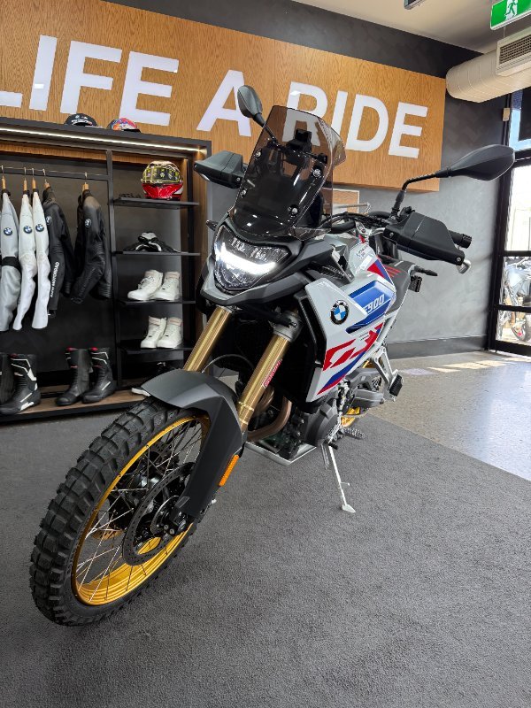 2026 BMW Motorrad F 900 GS ENDURO LT WHT/RACING BLU MET/RACE RED