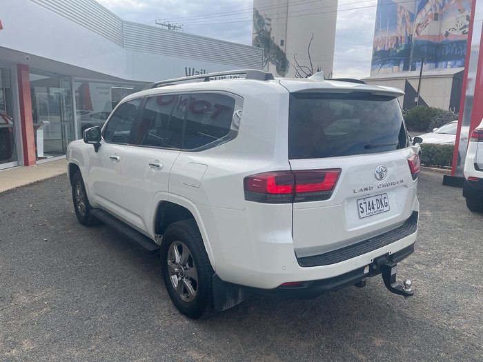 2022 Toyota Landcruiser Sahara FJA300R 4X4 Dual Range Crystal Pearl