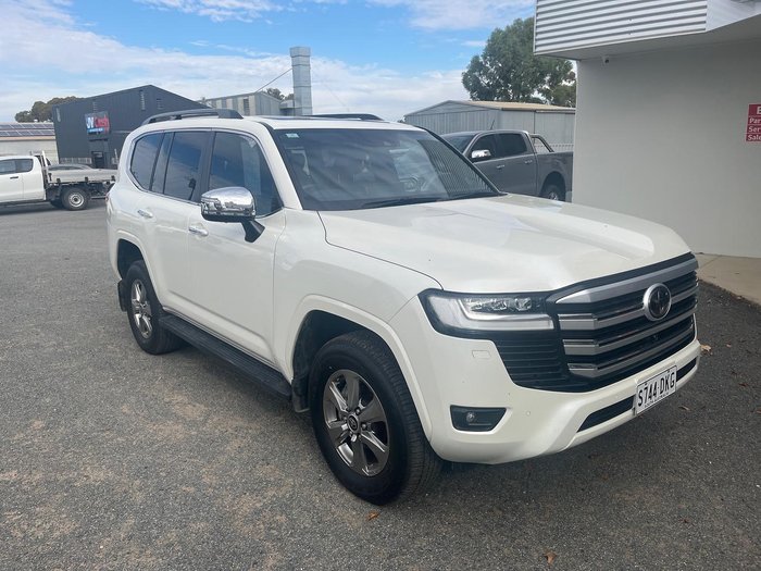 2022 Toyota Landcruiser Sahara FJA300R 4X4 Dual Range Crystal Pearl