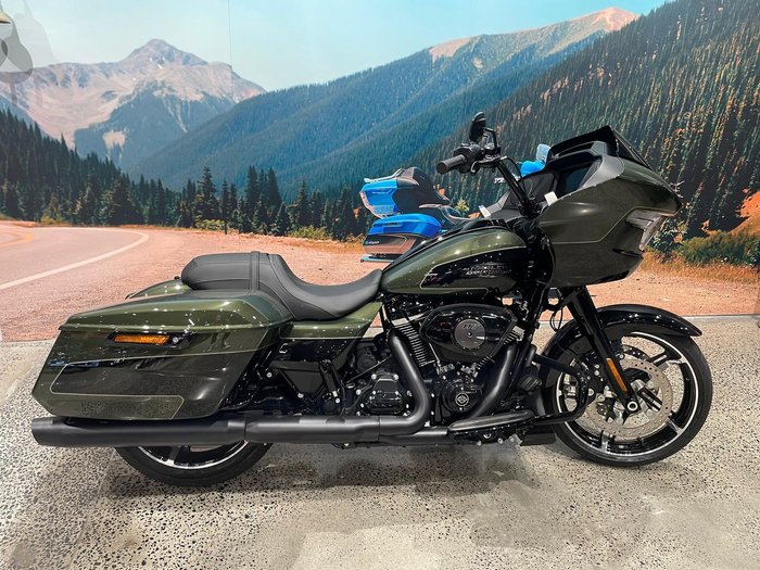Harley-Davidson Road Glide 117 (FLTRX) Touring
