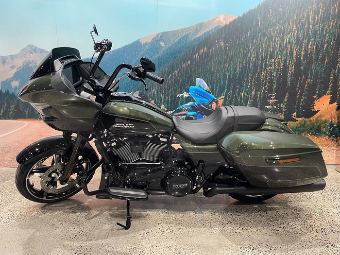 Harley-Davidson Road Glide 117 (FLTRX) Touring