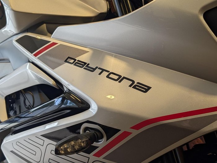 2026 Triumph Daytona 660 LAMS Daytona Silver