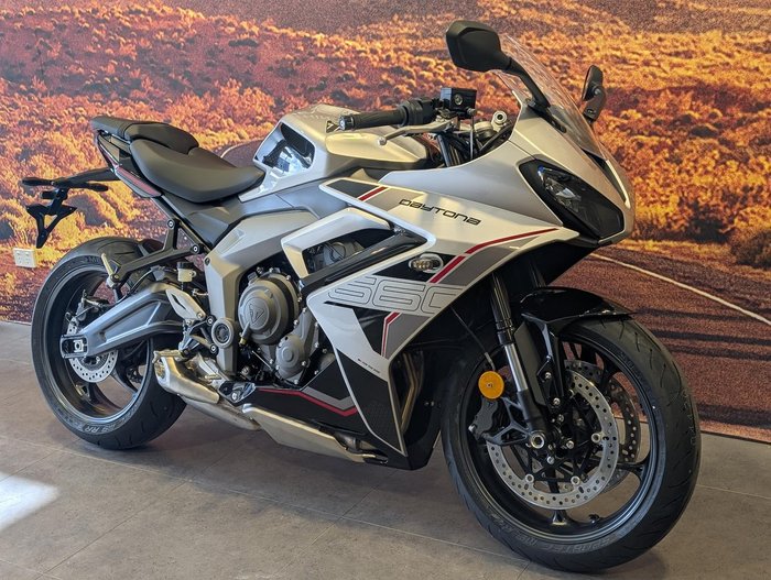 2026 Triumph Daytona 660 LAMS Daytona Silver