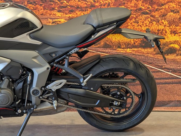 2026 Triumph Daytona 660 LAMS Daytona Silver