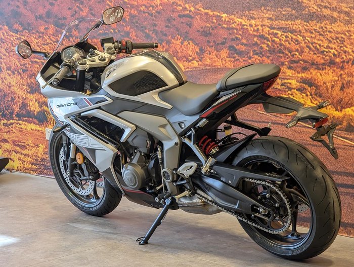 2026 Triumph Daytona 660 LAMS Daytona Silver
