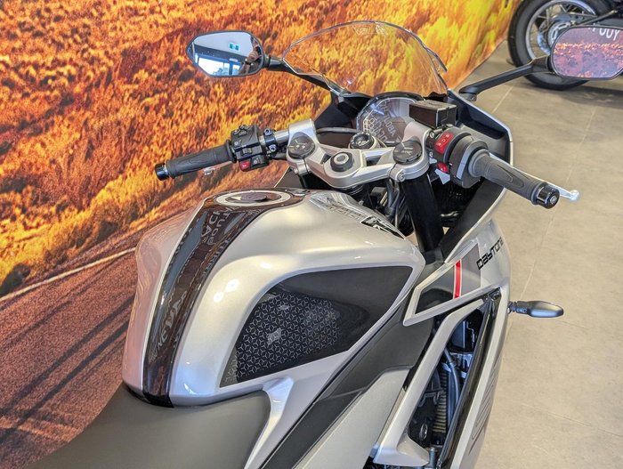 2026 Triumph Daytona 660 LAMS Daytona Silver