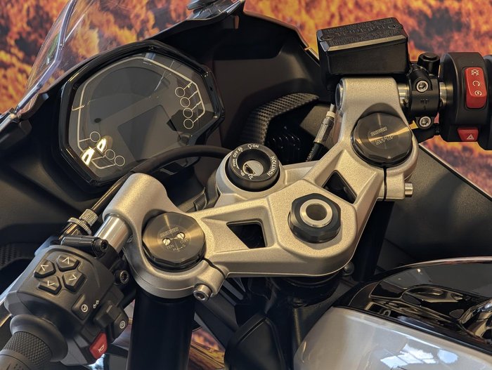 2026 Triumph Daytona 660 LAMS Daytona Silver