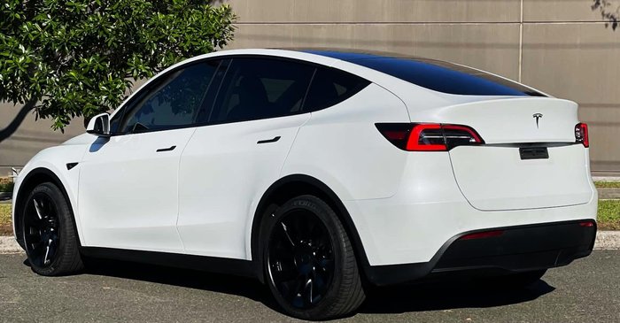 2022 Tesla Model Y Rear-Wheel Drive