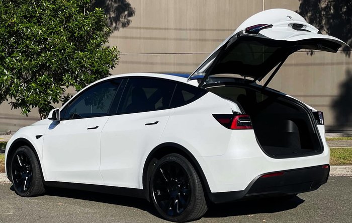 2022 Tesla Model Y Rear-Wheel Drive