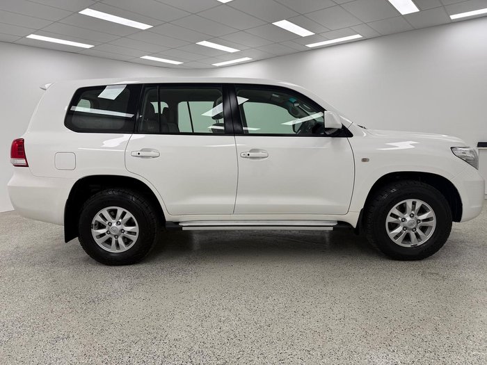 2010 Toyota Landcruiser GXL VDJ200R MY10 4X4 Constant Glacier White