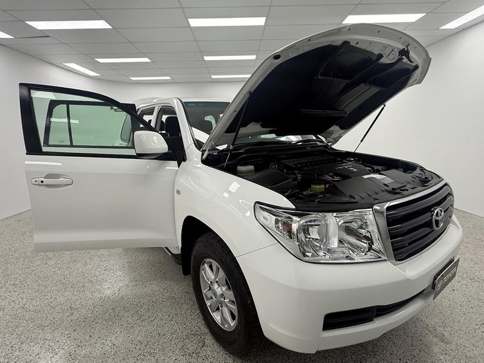 2010 Toyota Landcruiser GXL VDJ200R MY10 4X4 Constant Glacier White