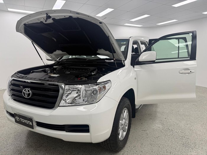 2010 Toyota Landcruiser GXL VDJ200R MY10 4X4 Constant Glacier White