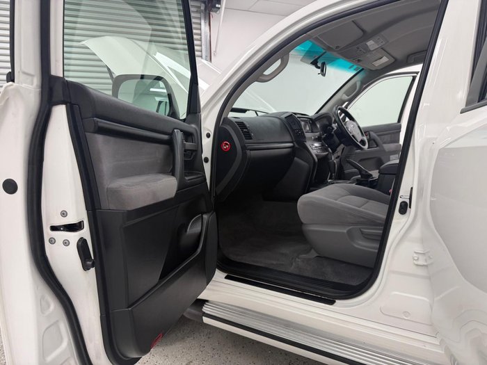 2010 Toyota Landcruiser GXL VDJ200R MY10 4X4 Constant Glacier White