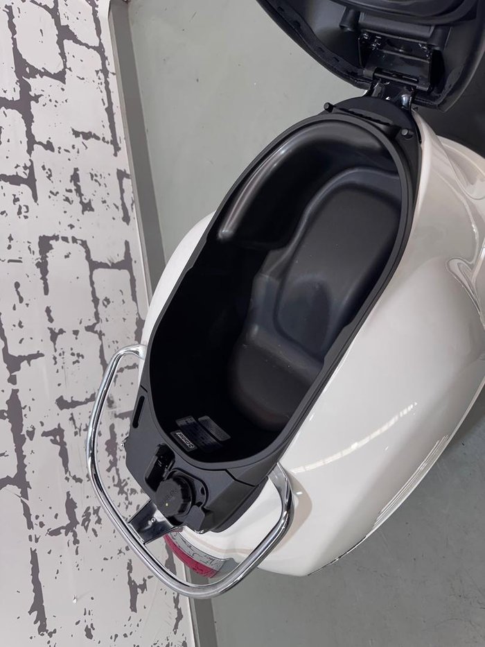 2025 Vespa GTS Super 150 GTS White