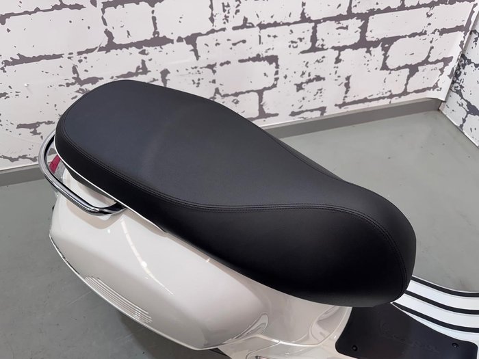2025 Vespa GTS Super 150 GTS White