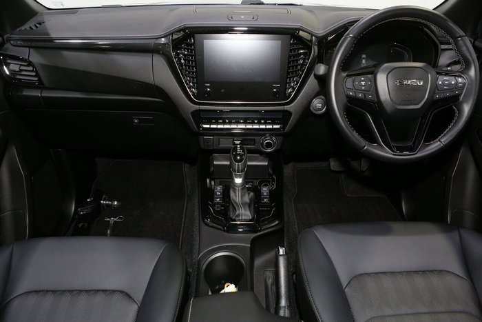 2025 Isuzu D-MAX BLADE