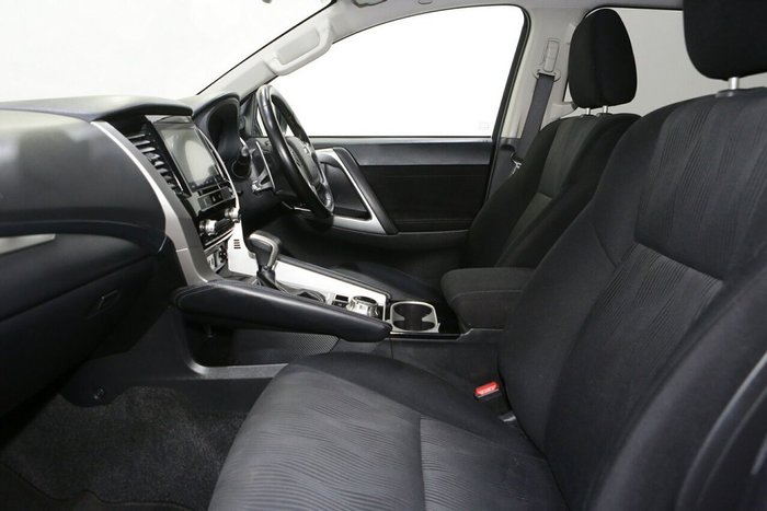 2023 Mitsubishi Pajero Sport GLS