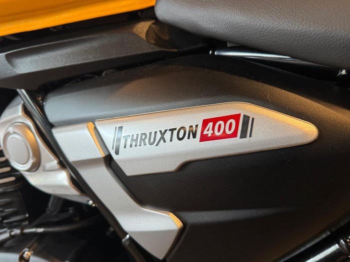 2026 Triumph Thruxton 400 Thruxton Yellow