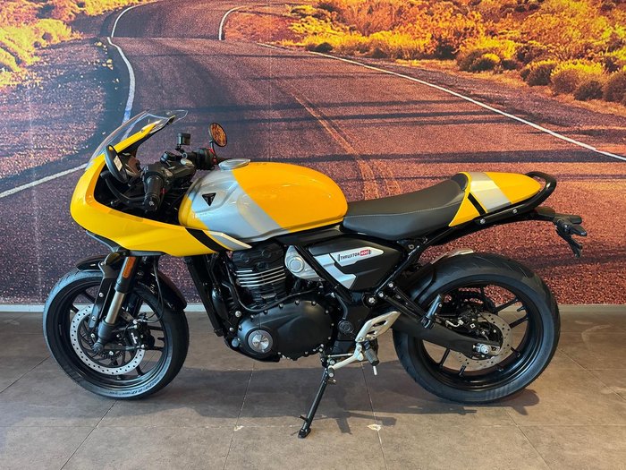 2026 Triumph Thruxton 400 Thruxton Yellow