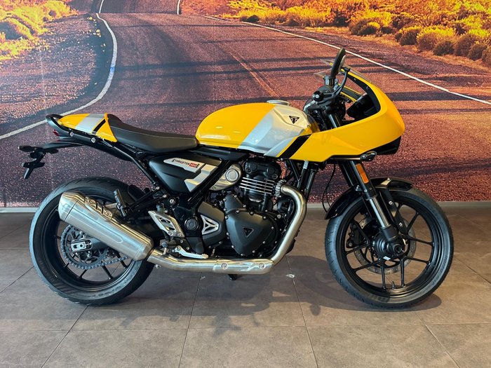 2026 Triumph Thruxton 400 Thruxton Yellow