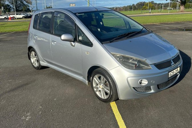 2006 MITSUBISHI COLT