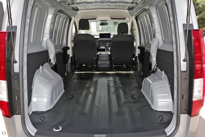 2026 Hyundai STARIA LOAD