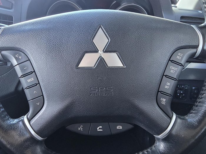 2011 Mitsubishi Pajero GLX