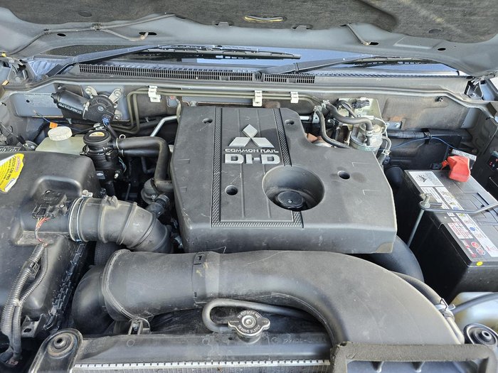 2011 Mitsubishi Pajero GLX