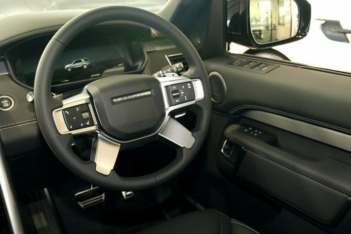 2025 Land Rover Discovery D350 Dynamic SE Series 5 MY25 4X4 Santorini Black