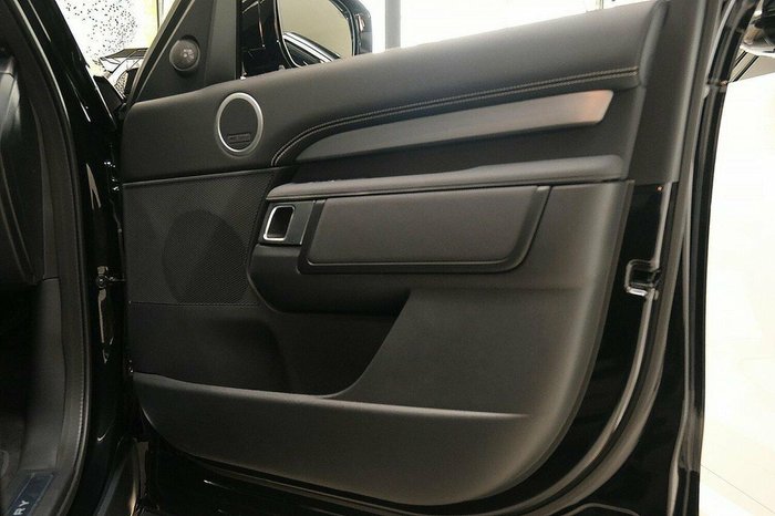2025 Land Rover Discovery D350 Dynamic SE Series 5 MY25 4X4 Santorini Black