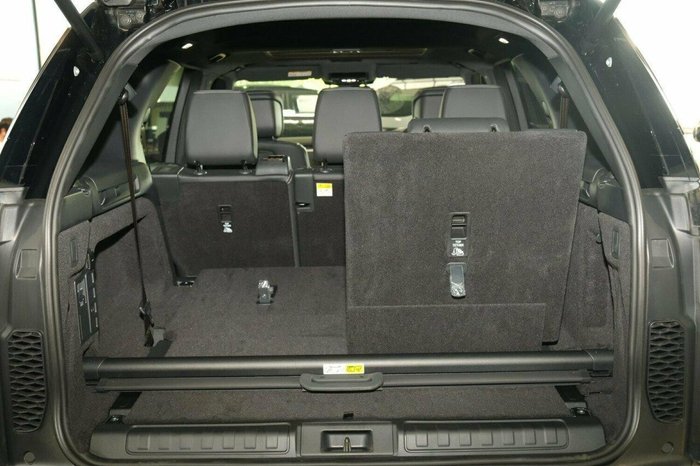 2025 Land Rover Discovery D350 Dynamic SE Series 5 MY25 4X4 Santorini Black