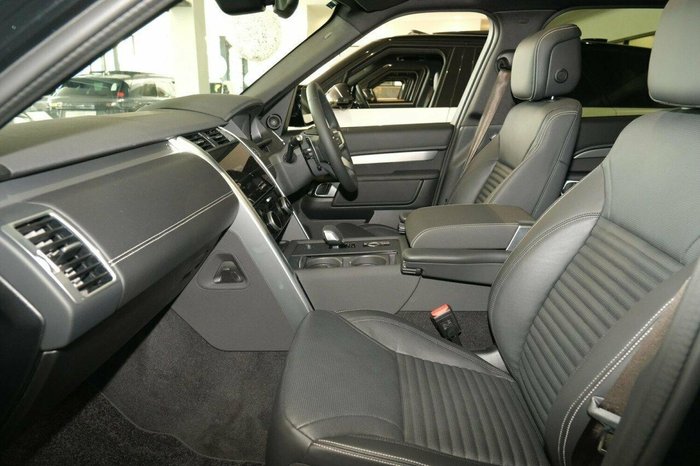 2025 Land Rover Discovery D350 Dynamic SE Series 5 MY25 4X4 Santorini Black