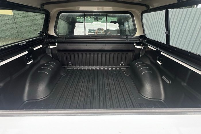 2021 Nissan Navara SL