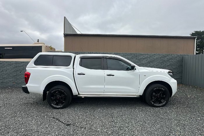 2021 Nissan Navara SL