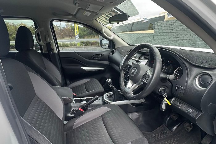 2021 Nissan Navara SL