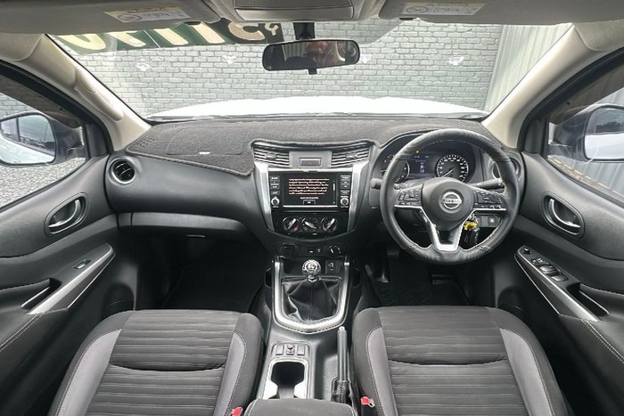 2021 Nissan Navara SL