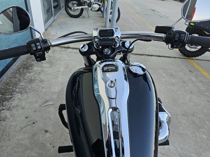 2023 HARLEY-DAVIDSON FXBR BREAKOUT (117) Black