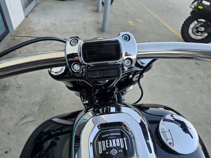 2023 HARLEY-DAVIDSON FXBR BREAKOUT (117) Black