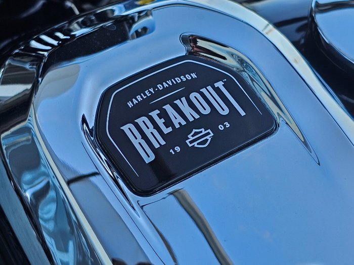 2023 HARLEY-DAVIDSON FXBR BREAKOUT (117) Black
