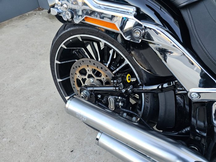 2023 HARLEY-DAVIDSON FXBR BREAKOUT (117) Black