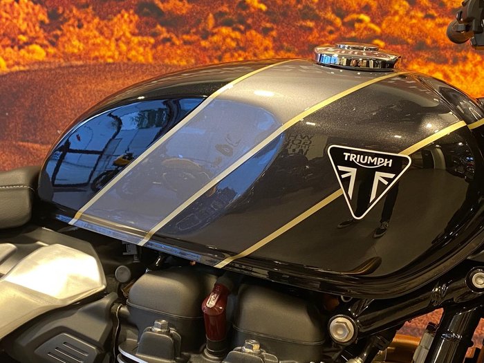 2025 Triumph Speed Twin 900 Speed Twin Black