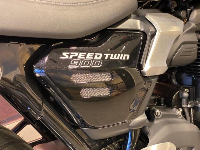 2025 Triumph Speed Twin 900 Speed Twin Black