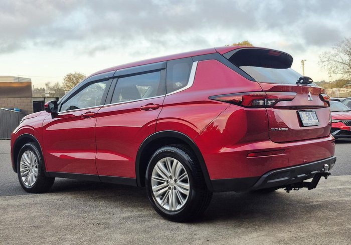 2022 Mitsubishi Outlander ES