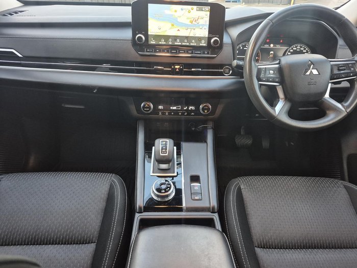 2022 Mitsubishi Outlander ES