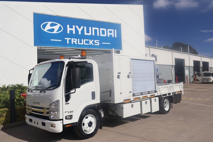 2019 ISUZU NQR