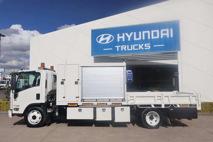 2019 ISUZU NQR