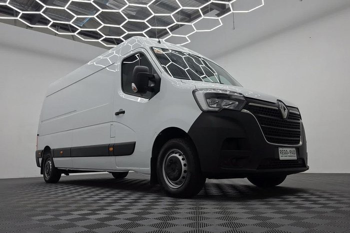 2022 Renault Master