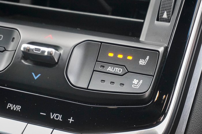2022 Toyota Landcruiser VX